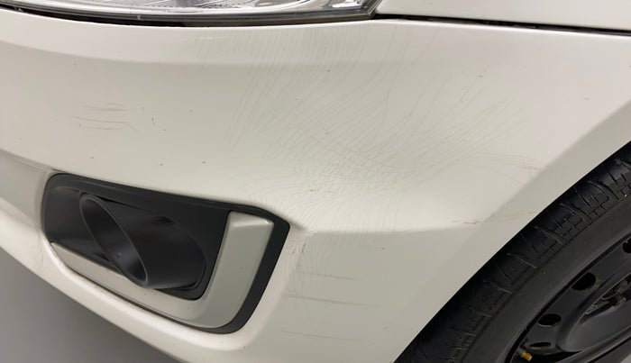 2015 Maruti Swift VXI, Petrol, Manual, 85,556 km, Front bumper - Paint has minor damage