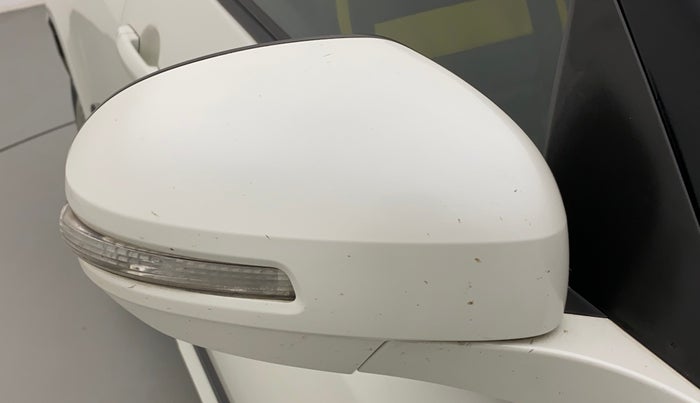 2015 Maruti Swift VXI, Petrol, Manual, 85,556 km, Right rear-view mirror - Minor scratches