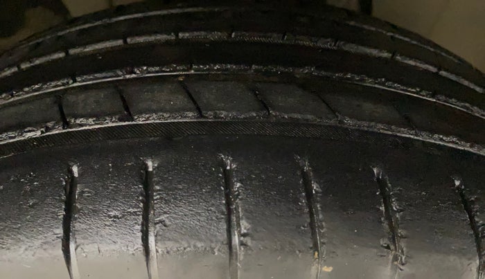 2021 Nissan MAGNITE XL, Petrol, Manual, 69,890 km, Right Front Tyre Tread