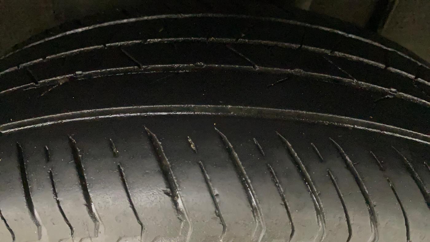 2021 Nissan MAGNITE XL, Petrol, Manual, 69,890 km, Left Rear Tyre Tread