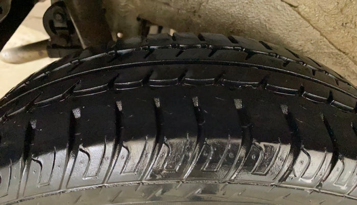 2015 Maruti Wagon R 1.0 VXI, Petrol, Manual, 46,095 km, Right Rear Tyre Tread