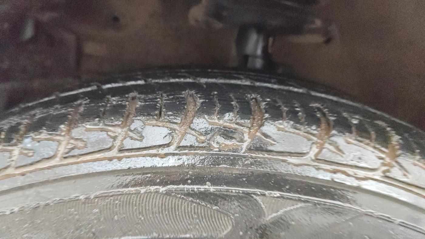 2013 Maruti Swift ZXI, Petrol, Manual, 46,487 km, Left Front Tyre Tread