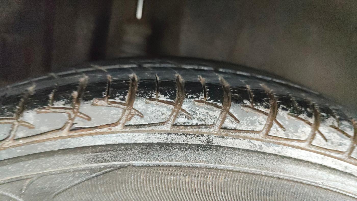 2013 Maruti Swift ZXI, Petrol, Manual, 46,487 km, Right Rear Tyre Tread