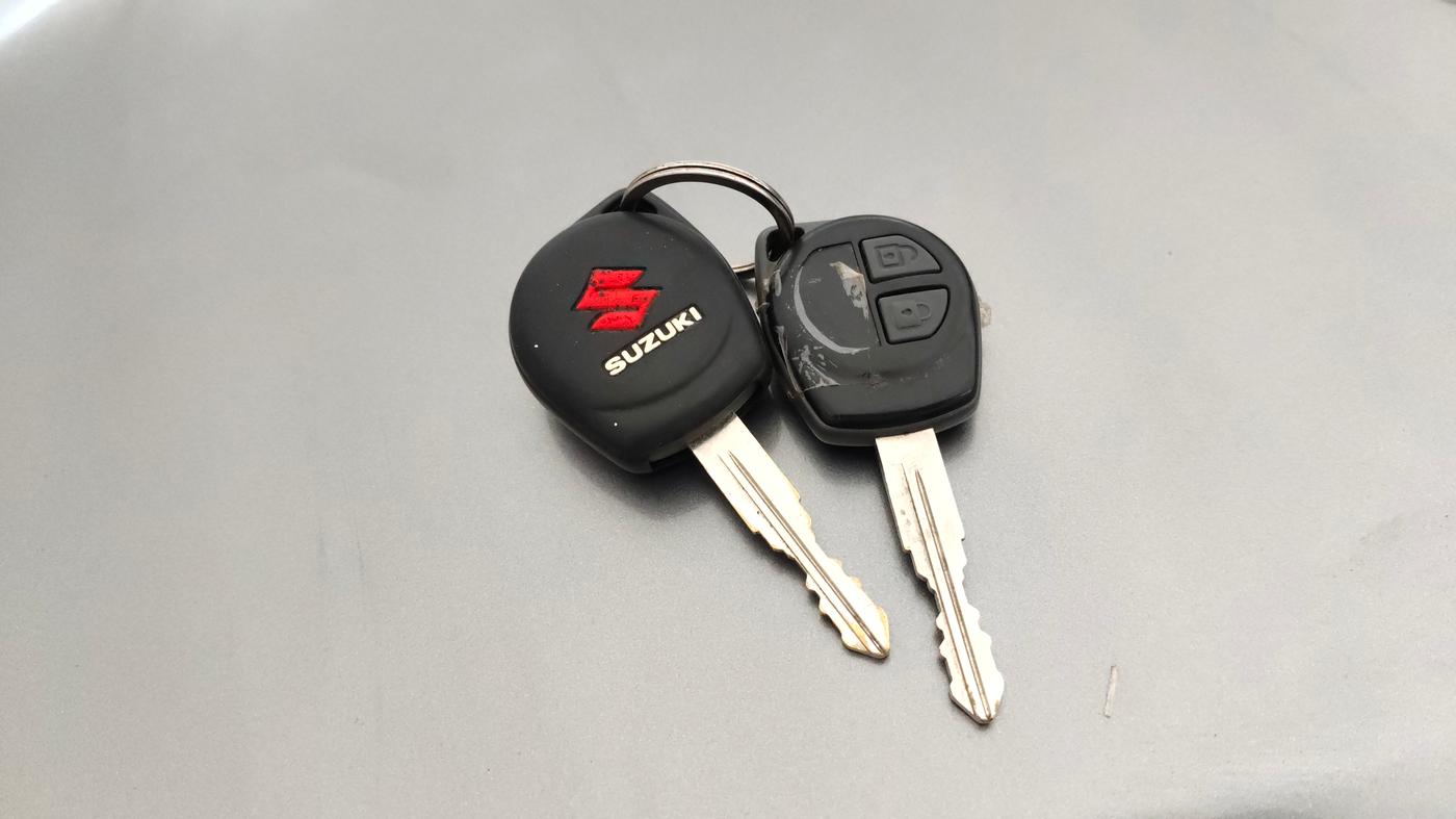 2013 Maruti Swift ZXI, Petrol, Manual, 46,487 km, Key Close Up
