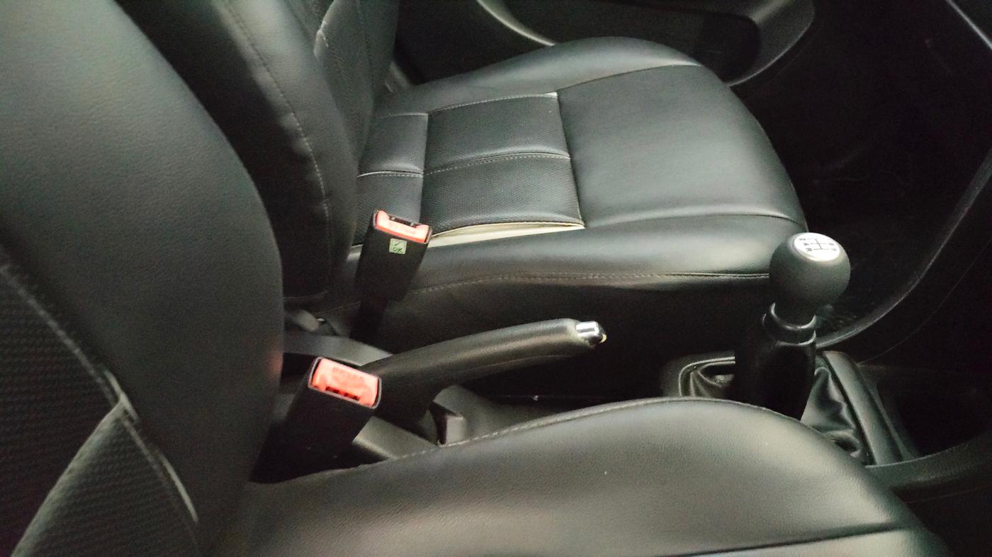 2013 Maruti Swift ZXI, Petrol, Manual, 46,487 km, Gear Lever
