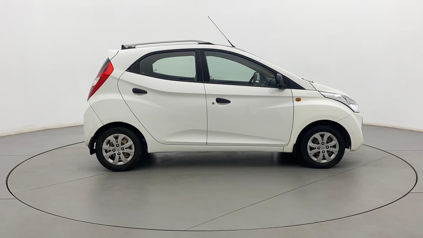 2017 Hyundai Eon MAGNA +, Petrol, Manual, 76,570 km, Right Side View