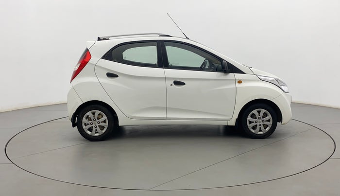 2017 Hyundai Eon MAGNA +, Petrol, Manual, 76,570 km, Right Side View