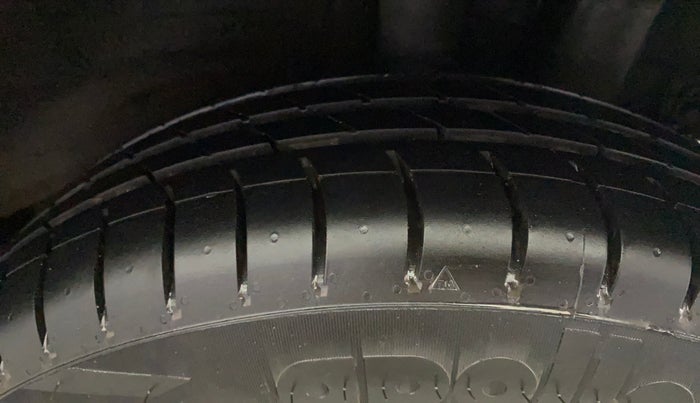 2016 Hyundai Grand i10 MAGNA 1.2 KAPPA VTVT, Petrol, Manual, 44,448 km, Left Rear Tyre Tread