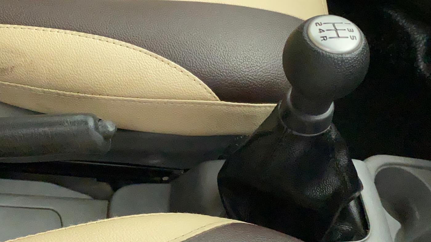 2011 Maruti Alto K10 VXI, Petrol, Manual, 66,266 km, Gear Lever
