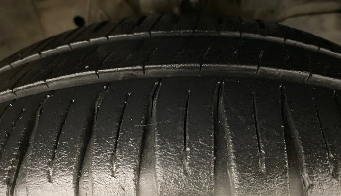 2015 Honda City SV CVT PETROL, Petrol, Automatic, 36,124 km, Right Front Tyre Tread
