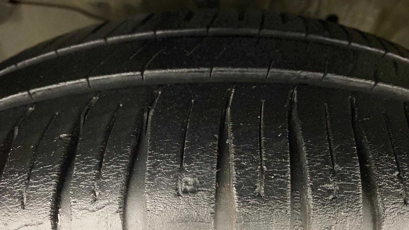 2015 Honda City SV CVT PETROL, Petrol, Automatic, 36,124 km, Left Front Tyre Tread