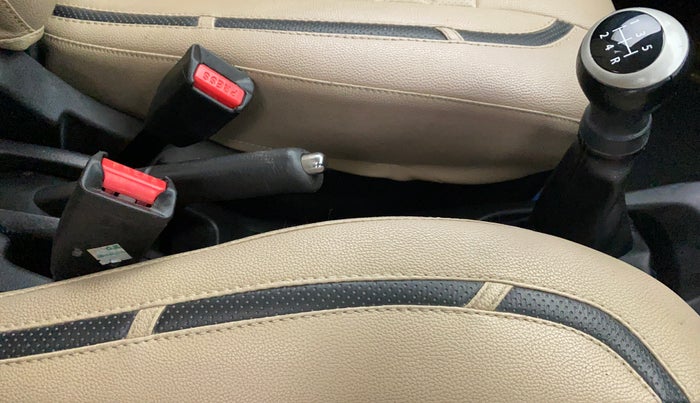 2016 Maruti Wagon R 1.0 VXI, Petrol, Manual, 73,081 km, Gear Lever