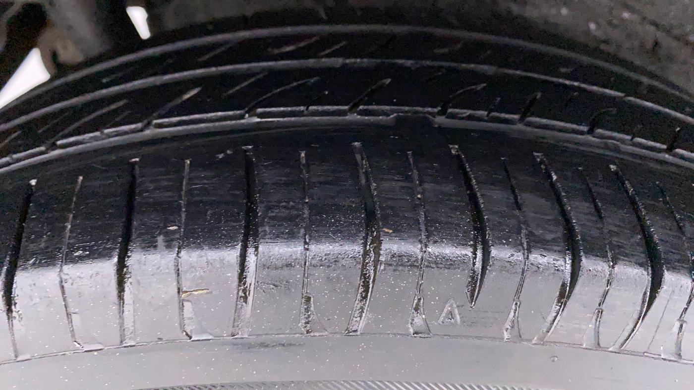 2016 Maruti Wagon R 1.0 VXI, Petrol, Manual, 73,081 km, Right Rear Tyre Tread