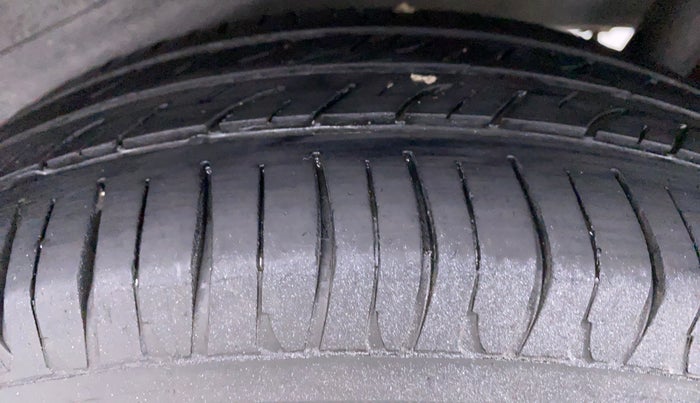 2016 Maruti Wagon R 1.0 VXI, Petrol, Manual, 73,081 km, Left Rear Tyre Tread