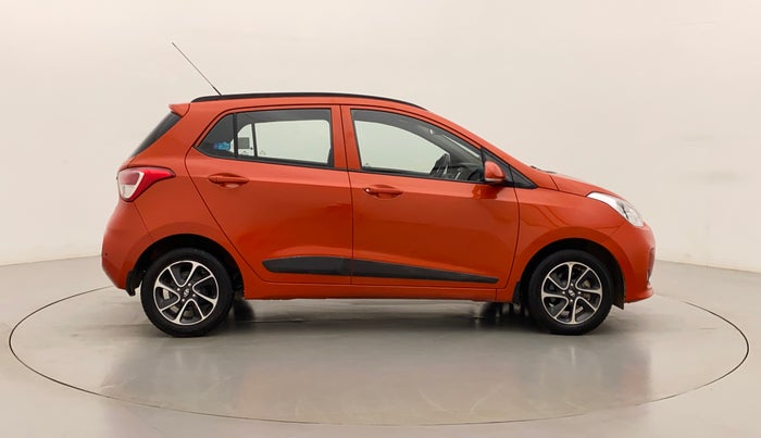 2017 Hyundai Grand i10 SPORTZ (O) AT 1.2 KAPPA VTVT, Petrol, Automatic, 15,256 km, Right Side View