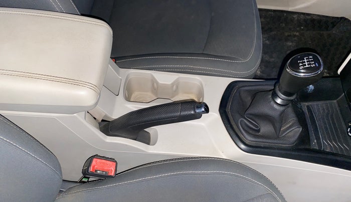 2019 Mahindra XUV300 W6 1.2 PETROL, Petrol, Manual, 83,366 km, Gear Lever