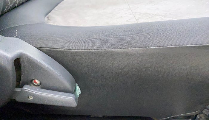2018 Maruti Alto 800 LXI, Petrol, Manual, 13,880 km, Driver Side Adjustment Panel