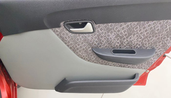 2018 Maruti Alto 800 LXI, Petrol, Manual, 13,880 km, Driver Side Door Panels Control