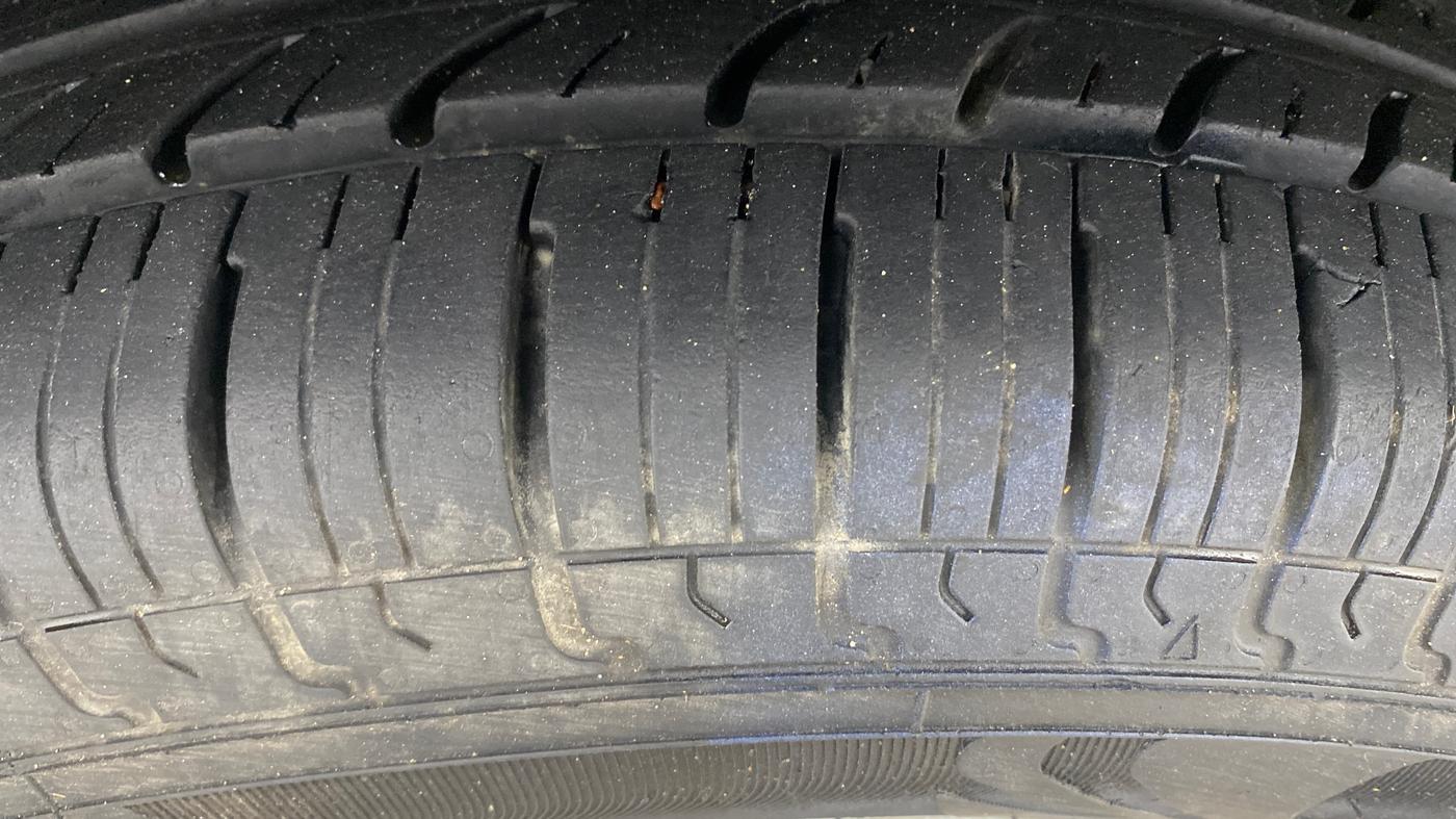 2020 Renault TRIBER RXL MT, Petrol, Manual, 46,153 km, Right Rear Tyre Tread