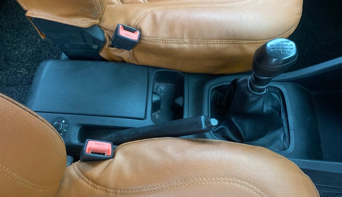 2020 Renault TRIBER RXL MT, Petrol, Manual, 46,543 km, Gear Lever