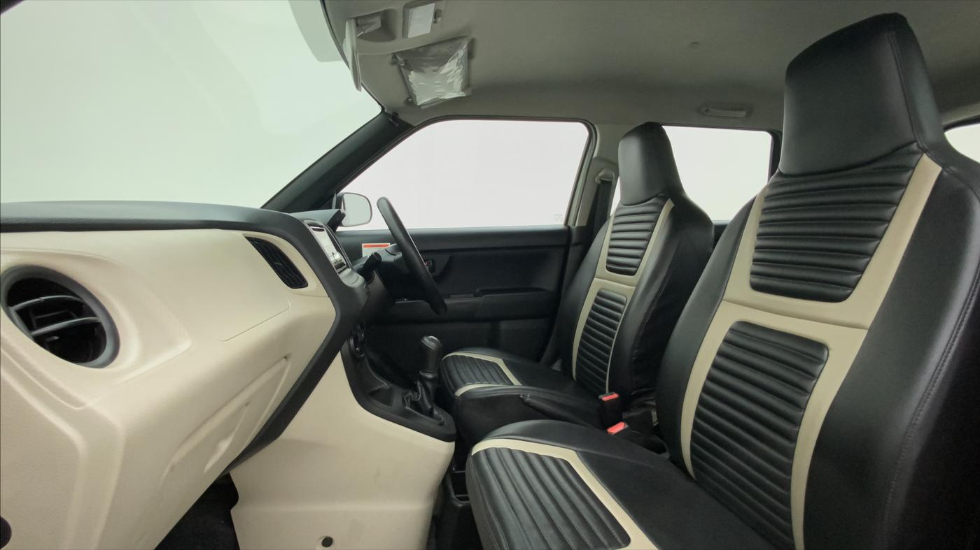 2019 Maruti New Wagon-R LXI CNG 1.0 L, CNG, Manual, 48,406 km, Right Side Front Door Cabin