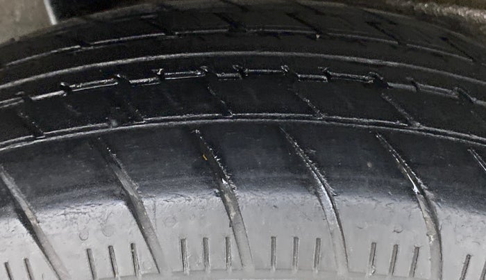 2019 Maruti New Wagon-R LXI CNG 1.0 L, CNG, Manual, 48,406 km, Right Rear Tyre Tread