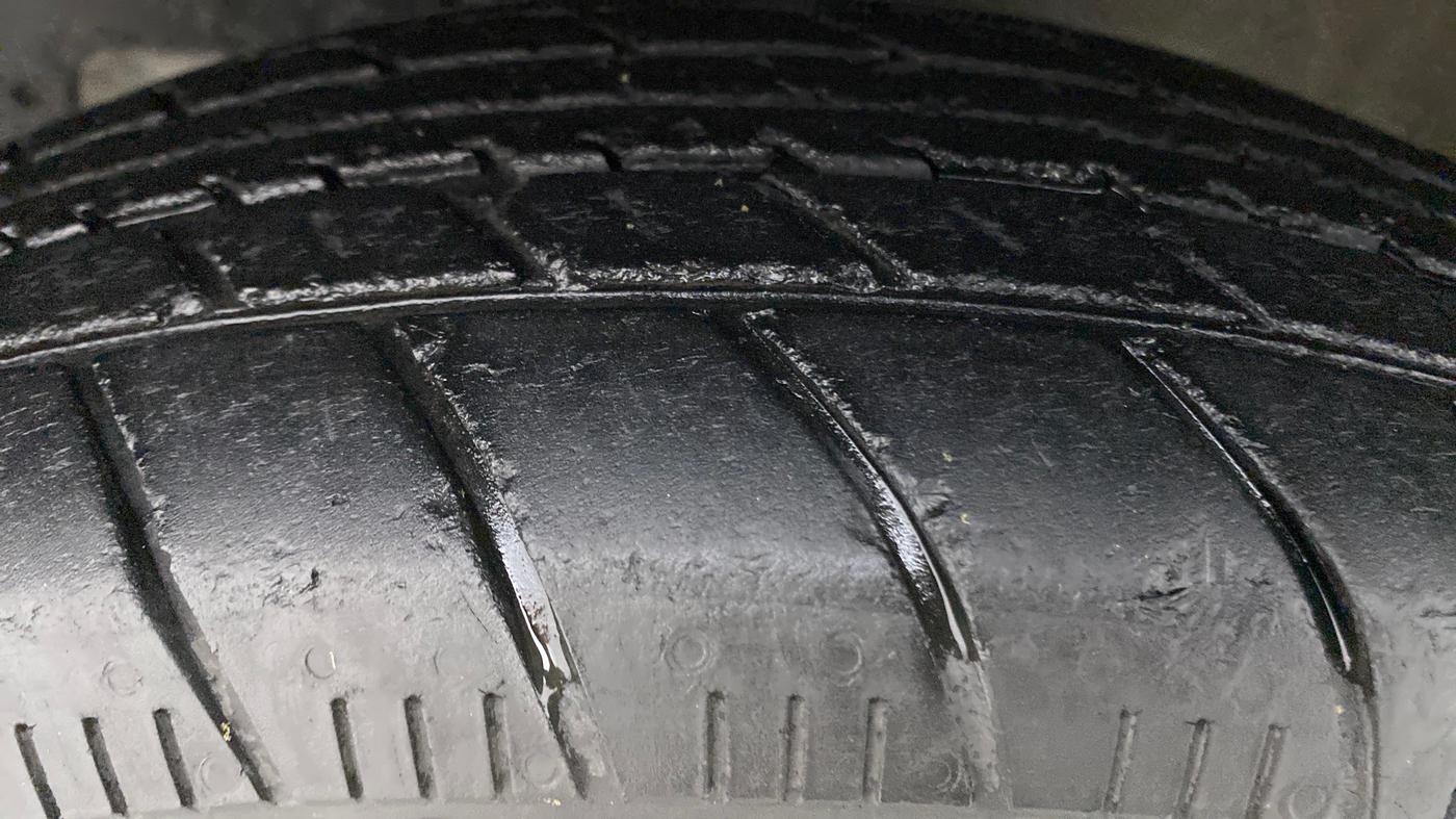 2019 Maruti New Wagon-R LXI CNG 1.0 L, CNG, Manual, 48,406 km, Left Front Tyre Tread