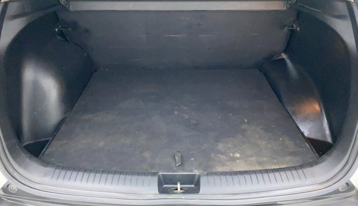 2019 Hyundai Creta 1.4 S CRDI, Diesel, Manual, 75,394 km, Boot Inside