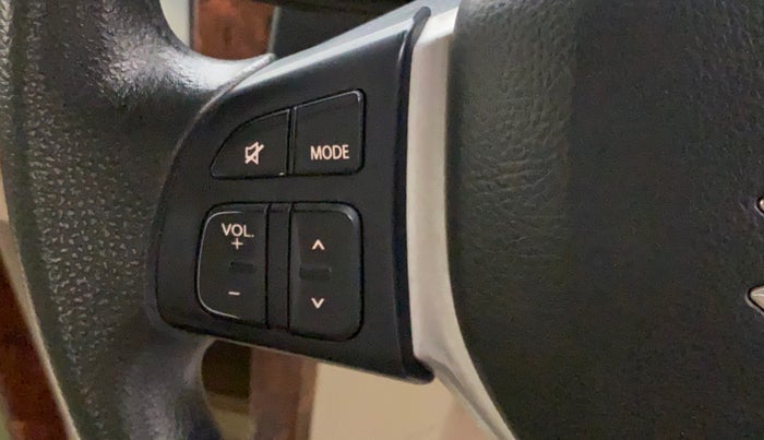 2014 Maruti Swift Dzire ZXI, Petrol, Manual, 93,985 km, Steering wheel - Sound system control not functional