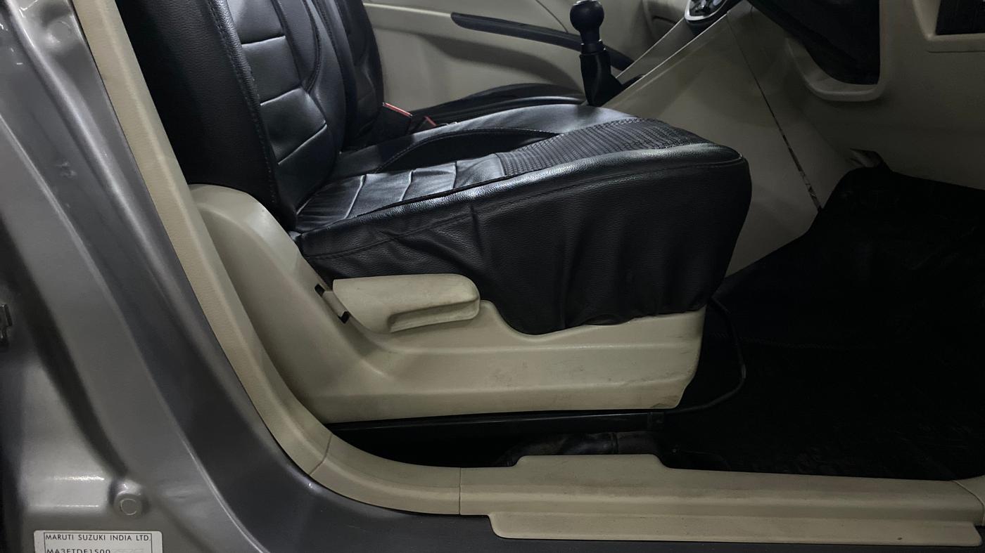 2021 Maruti Celerio VXI CNG, CNG, Manual, 85,390 km, Driver Side Adjustment Panel