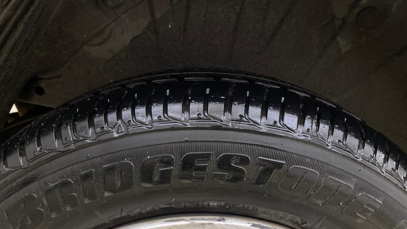 2013 Hyundai i20 MAGNA (O) 1.2, Petrol, Manual, 63,913 km, Right Rear Tyre Tread