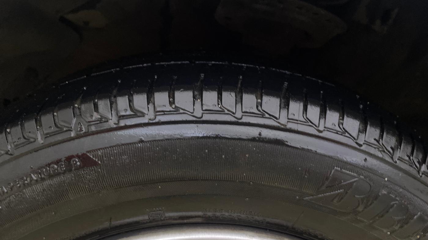 2013 Hyundai i20 MAGNA (O) 1.2, Petrol, Manual, 63,913 km, Left Front Tyre Tread