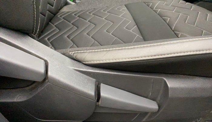2021 Nissan MAGNITE XV PREMIUM DUAL TONE, Petrol, Manual, 24,085 km, Driver Side Adjustment Panel