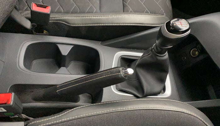 2021 Nissan MAGNITE XV PREMIUM DUAL TONE, Petrol, Manual, 24,085 km, Gear Lever