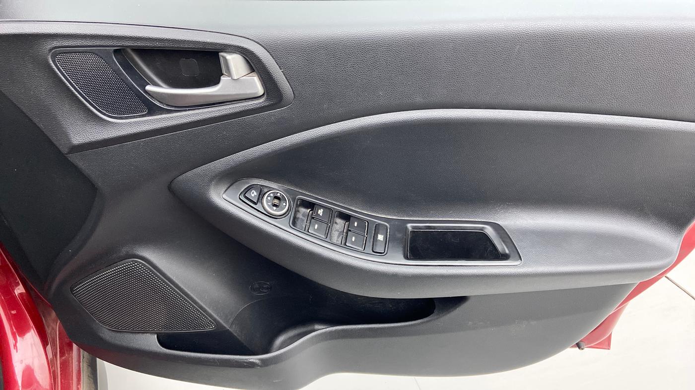 2019 Hyundai i20 Active 1.4 SX, Diesel, Manual, 96,408 km, Driver Side Door Panels Control