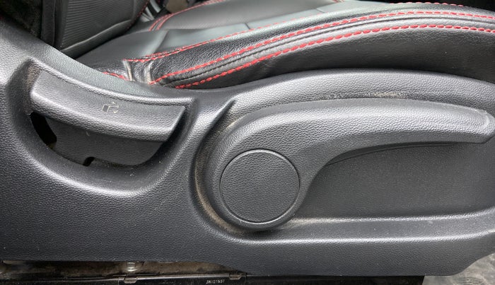 2019 Hyundai i20 Active 1.4 SX, Diesel, Manual, 96,408 km, Driver Side Adjustment Panel