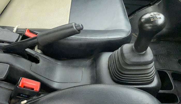 2019 Maruti Eeco 7 STR, CNG, Manual, 31,626 km, Gear Lever