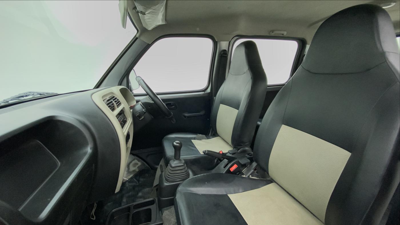 2019 Maruti Eeco 7 STR, CNG, Manual, 31,626 km, Right Side Front Door Cabin