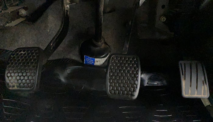 2019 Maruti Eeco 7 STR, CNG, Manual, 31,626 km, Pedals
