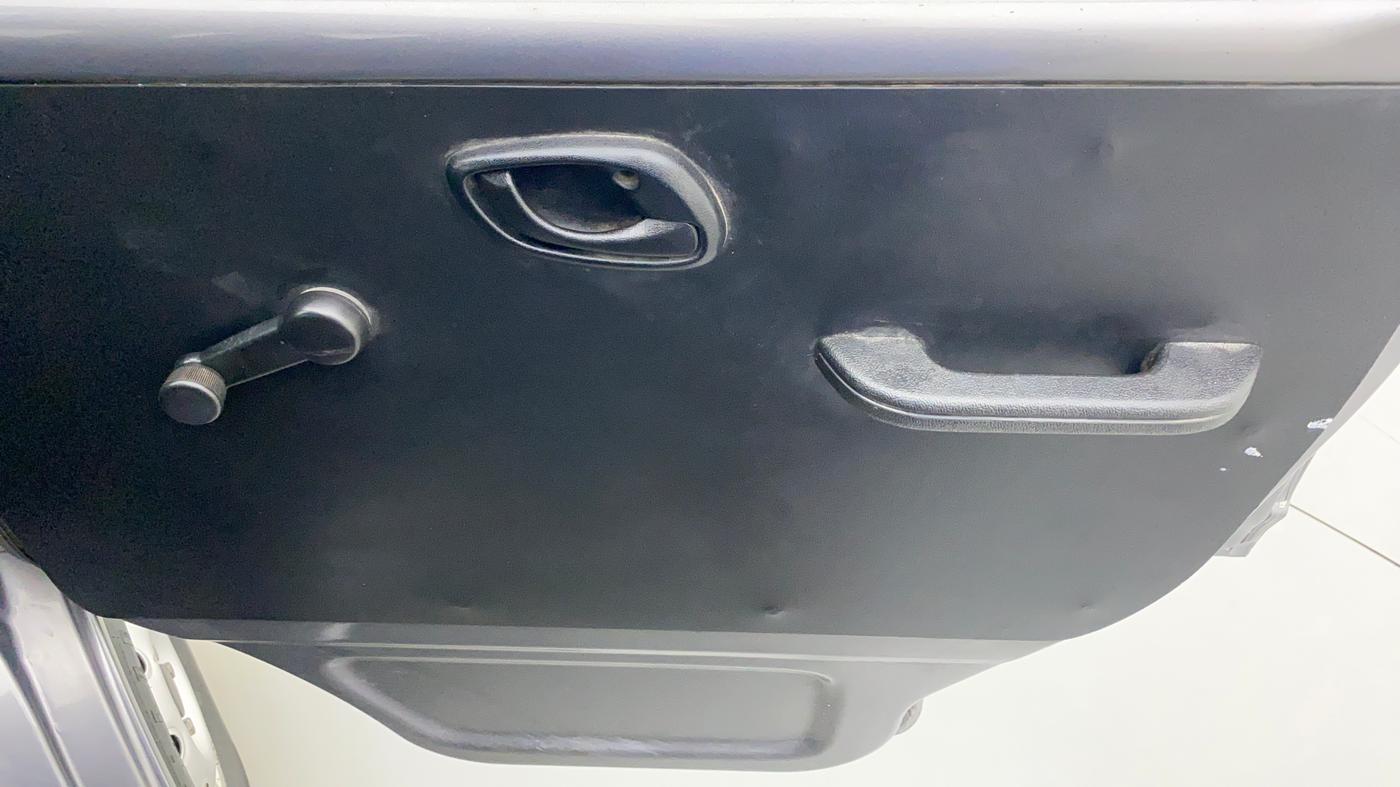 2019 Maruti Eeco 7 STR, CNG, Manual, 31,626 km, Driver Side Door Panels Control