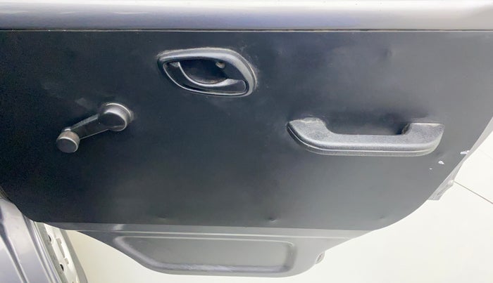 2019 Maruti Eeco 7 STR, CNG, Manual, 31,626 km, Driver Side Door Panels Control