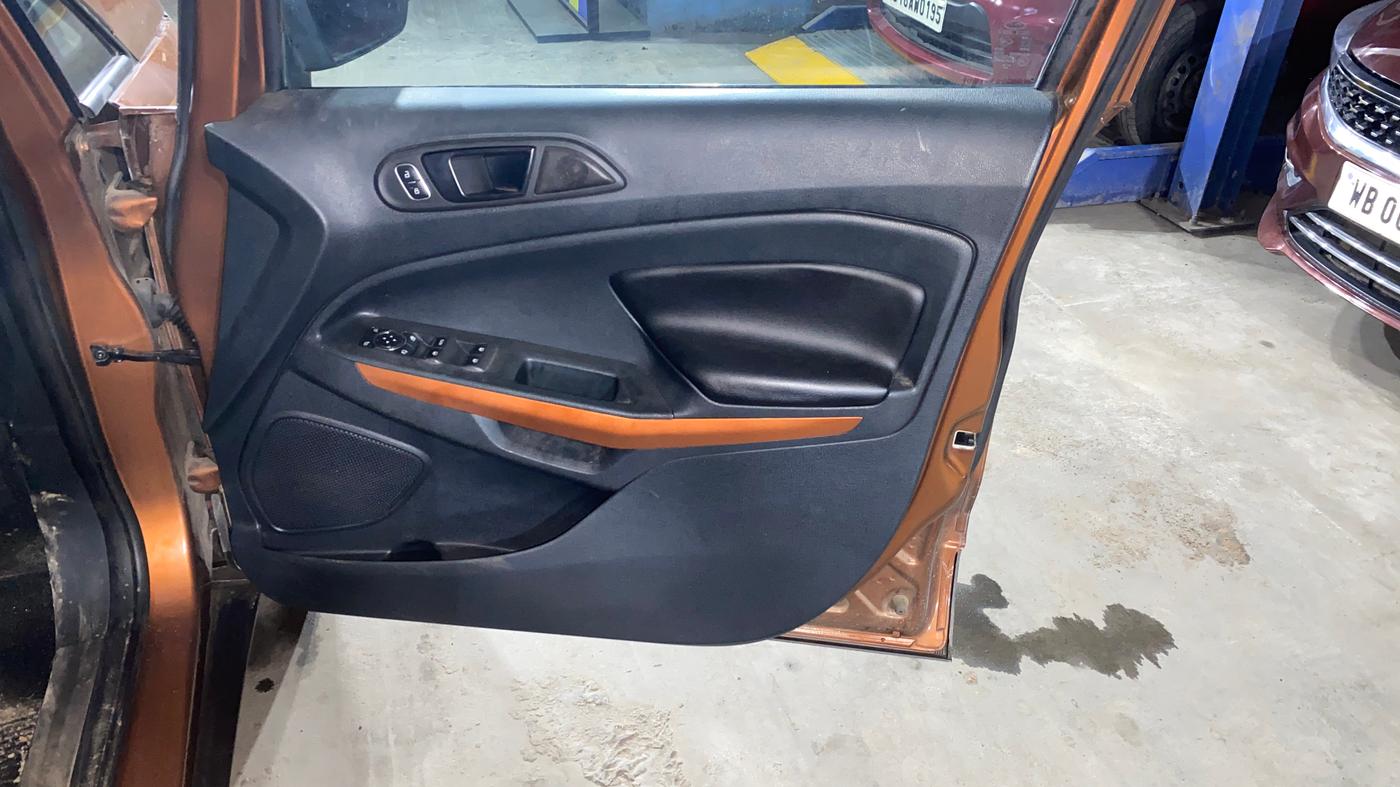 2018 Ford Ecosport TITANIUM 1.0L ECOBOOST SPORTS(SUNROOF), Petrol, Manual, 82,712 km, Driver Side Door Panels Control
