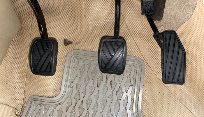 2018 Maruti Dzire VDI, Diesel, Manual, 75,880 km, Pedals