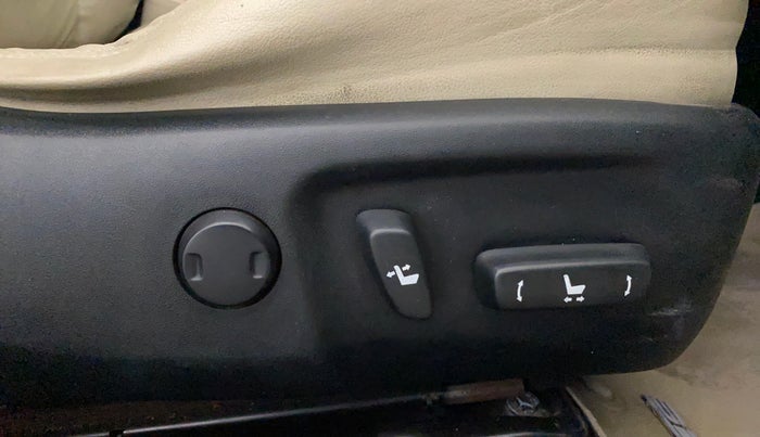 2015 Toyota Corolla Altis VL CVT PETROL, Petrol, Automatic, 63,955 km, Driver Side Adjustment Panel