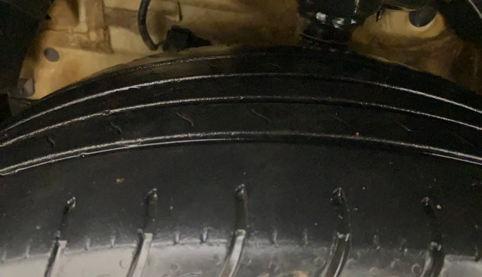 2019 Mahindra XUV300 W6 1.5 DIESEL, Diesel, Manual, 66,858 km, Left Front Tyre Tread