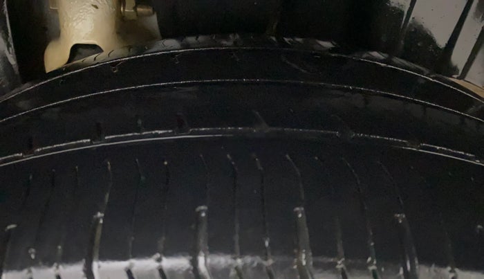 2019 Mahindra XUV300 W6 1.5 DIESEL, Diesel, Manual, 66,858 km, Left Rear Tyre Tread