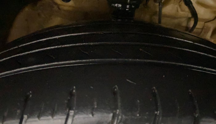 2019 Mahindra XUV300 W6 1.5 DIESEL, Diesel, Manual, 66,858 km, Right Front Tyre Tread