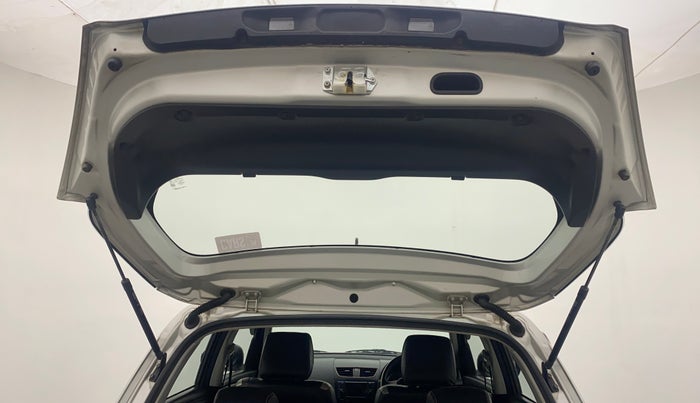 2017 Maruti Swift VXI, Petrol, Manual, 37,591 km, Boot Door Open