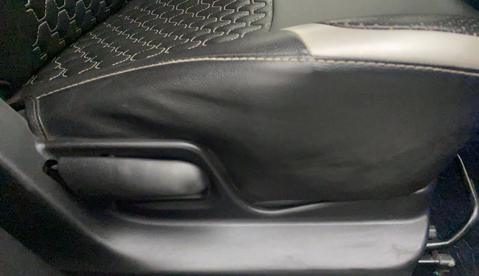 2017 Maruti Swift VXI, Petrol, Manual, 37,591 km, Driver Side Adjustment Panel