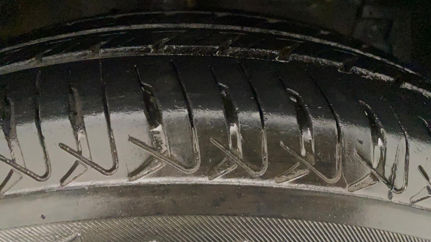 2017 Maruti Swift VXI, Petrol, Manual, 37,591 km, Left Rear Tyre Tread